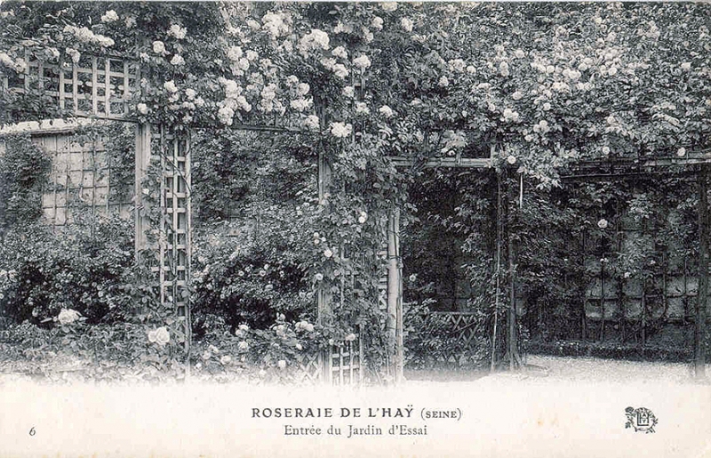 030©-6-ROSERAIE-DE-LHAY-SEINE-Entrée-du-jardin-dessai_wp
